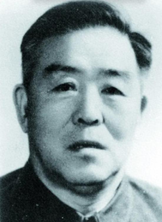 熊猫体育官方网站-他给延安送13万两黄金，手握几十万大军，建国后为何仅任劳资处长