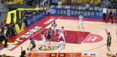 熊猫体育app下载-0秒绝杀！再见了，崔永熙！这才是广东队第一侧翼